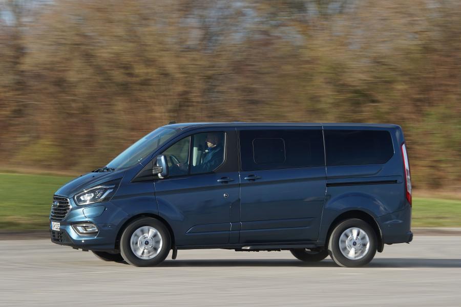  Ford Tourneo Custom PHEV 2019 года  (WW) (фото 27 из 39)